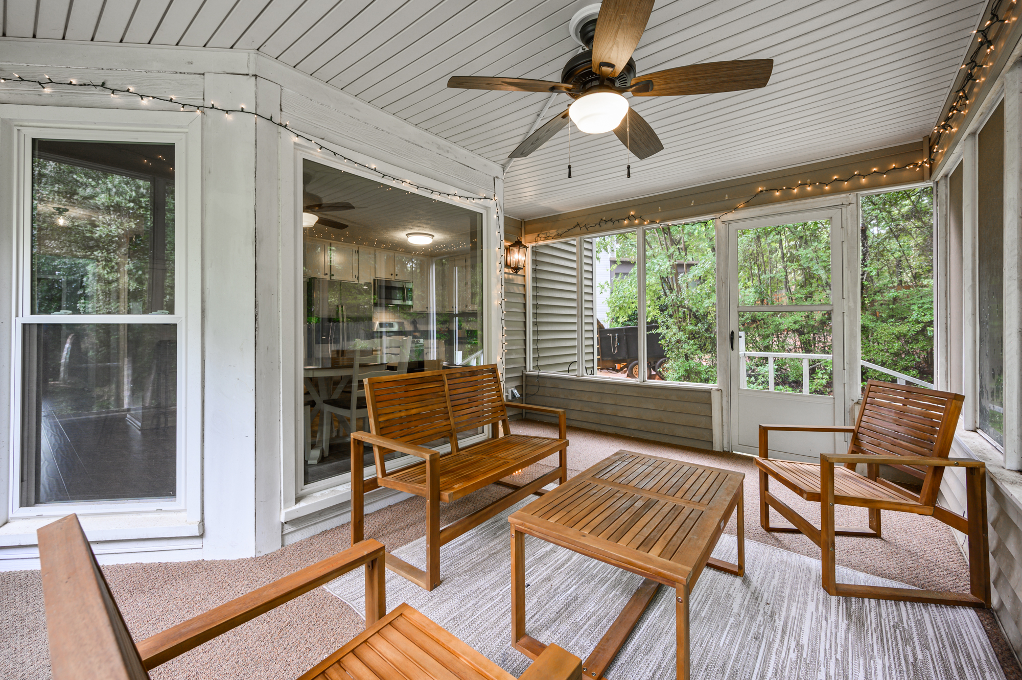 Relax In This 4BR Retreat With Screened Cozy Porch