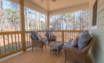 Cabin Style & Comfy Back Deck Near LakePoint PBR